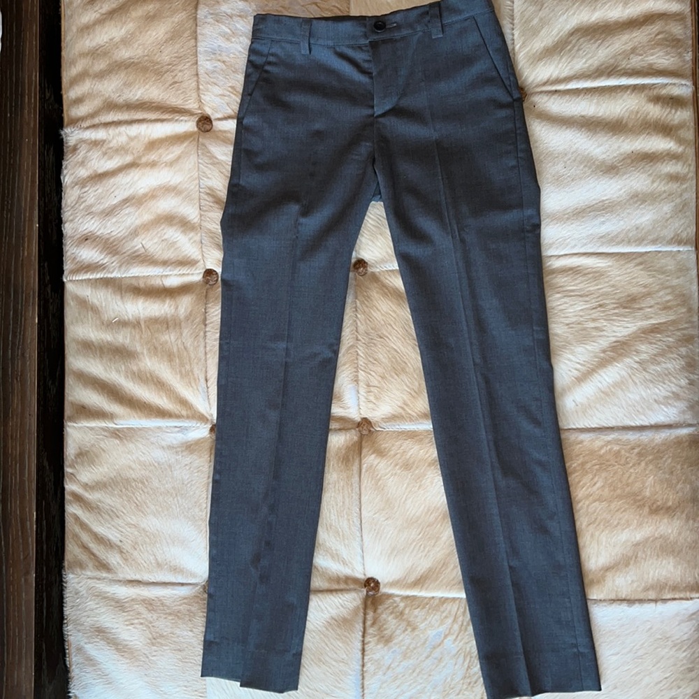 Le’on dress pants for boys, size 8.  Gray.